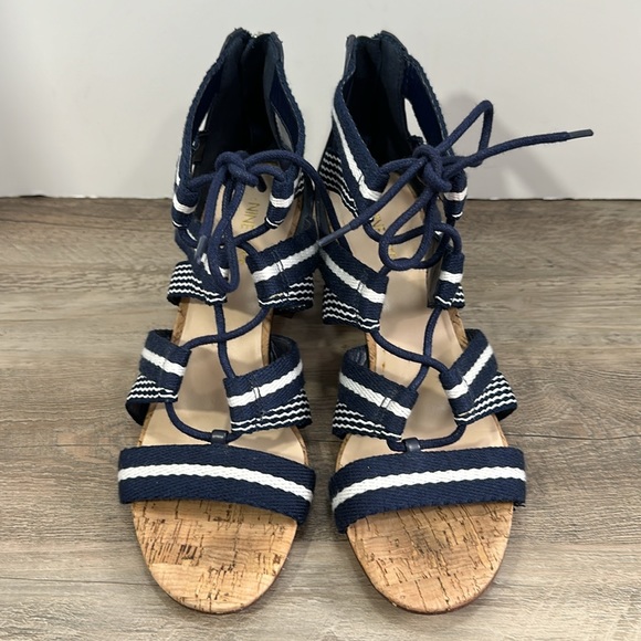 Fun Nine West sandals size 9. Leather and fabric with cork heels. Summer ready! - Picture 7 of 12